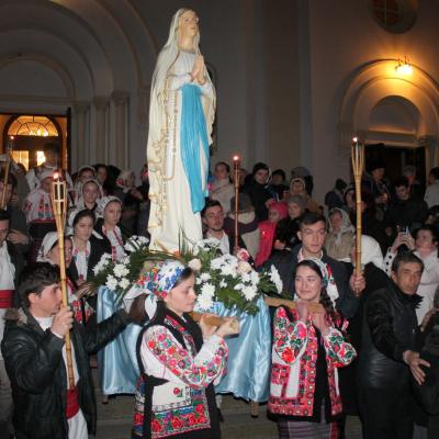 11 februarie: Luizi-Călugăra: Întâlnirea anuală a "Armatei Maicii Domnului"