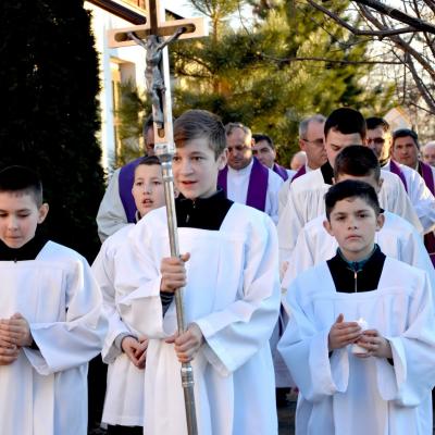 14 februarie: Teţcani: Sfinţirea unei grote dedicate persoanelor consacrate