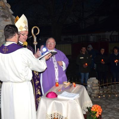 14 februarie: Teţcani: Sfinţirea unei grote dedicate persoanelor consacrate