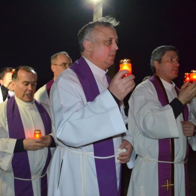 14 februarie: Teţcani: Sfinţirea unei grote dedicate persoanelor consacrate