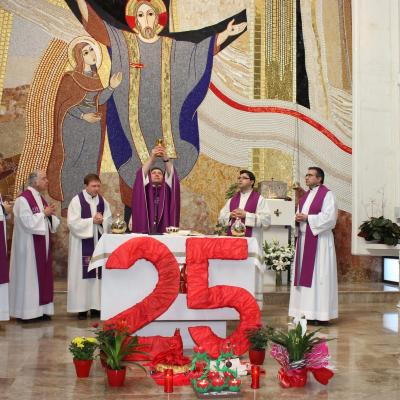 21 februarie: Zaragoza (Spania): La 25 de ani de slujire în via Domnului