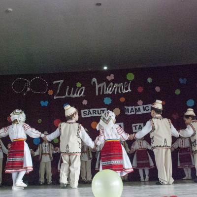 6 martie: Pildeşti: Mama unui cercetaş aleasă "Mama anului scout 2016"