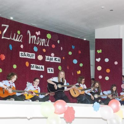 6 martie: Pildeşti: Mama unui cercetaş aleasă "Mama anului scout 2016"
