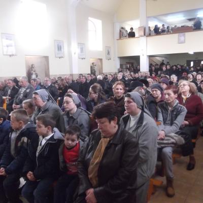 10-13 martie: Oneşti: Misiuni populare în Parohia "Sfânta Tereza"