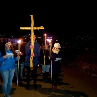 15 martie: Iaşi: "Îmbrăţişarea răscumpărării" - Calea sfintei cruci împreună cu tinerii pe dealul Cetăţuia