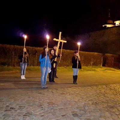15 martie: Iaşi: "Îmbrăţişarea răscumpărării" - Calea sfintei cruci împreună cu tinerii pe dealul Cetăţuia