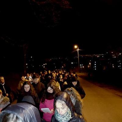15 martie: Iaşi: "Îmbrăţişarea răscumpărării" - Calea sfintei cruci împreună cu tinerii pe dealul Cetăţuia