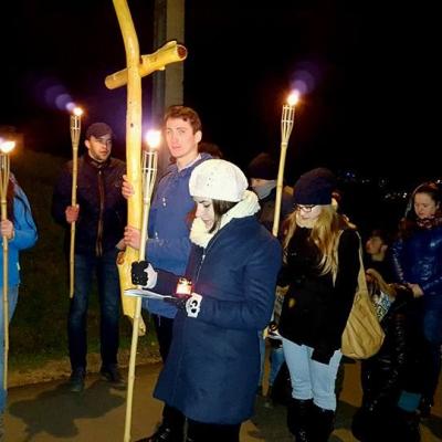 15 martie: Iaşi: "Îmbrăţişarea răscumpărării" - Calea sfintei cruci împreună cu tinerii pe dealul Cetăţuia