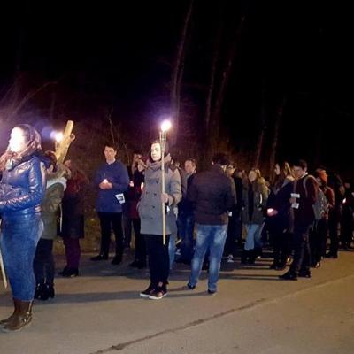 15 martie: Iaşi: "Îmbrăţişarea răscumpărării" - Calea sfintei cruci împreună cu tinerii pe dealul Cetăţuia