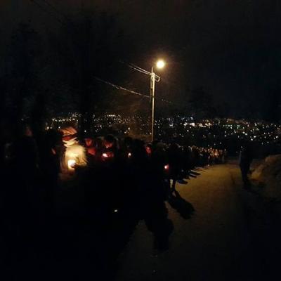 15 martie: Iaşi: "Îmbrăţişarea răscumpărării" - Calea sfintei cruci împreună cu tinerii pe dealul Cetăţuia