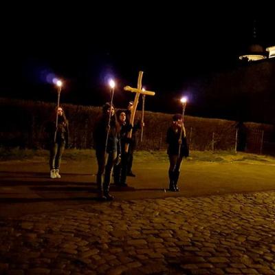 15 martie: Iaşi: "Îmbrăţişarea răscumpărării" - Calea sfintei cruci împreună cu tinerii pe dealul Cetăţuia