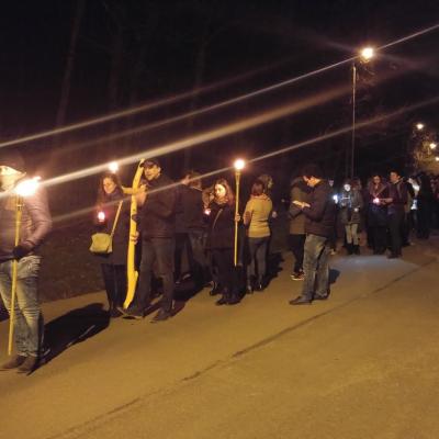 15 martie: Iaşi: "Îmbrăţişarea răscumpărării" - Calea sfintei cruci împreună cu tinerii pe dealul Cetăţuia