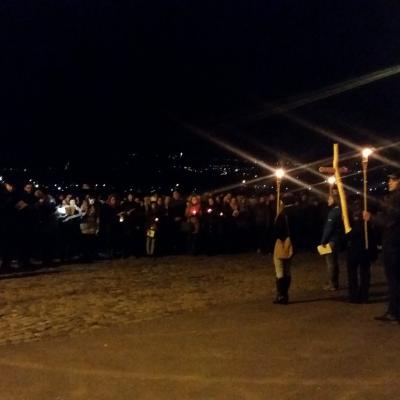 15 martie: Iaşi: "Îmbrăţişarea răscumpărării" - Calea sfintei cruci împreună cu tinerii pe dealul Cetăţuia