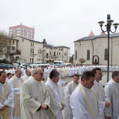 24 martie: Iaşi: Liturghia crismei (Foto: Marius Laurescu)
