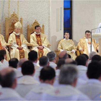 24 martie: Iaşi: Liturghia crismei