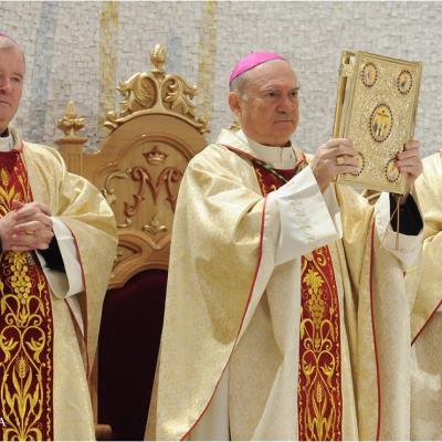 24 martie: Iaşi: Liturghia crismei