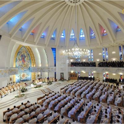 24 martie: Iaşi: Liturghia crismei