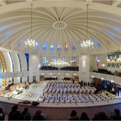 24 martie: Iaşi: Liturghia crismei