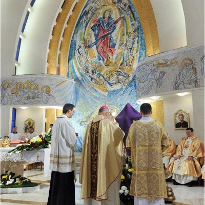 24 martie: Iaşi: Liturghia crismei