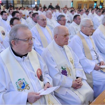 24 martie: Iaşi: Liturghia crismei