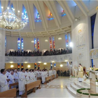 24 martie: Iaşi: Liturghia crismei