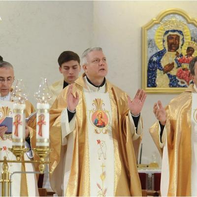24 martie: Iaşi: Liturghia crismei