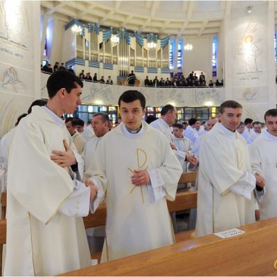 24 martie: Iaşi: Liturghia crismei