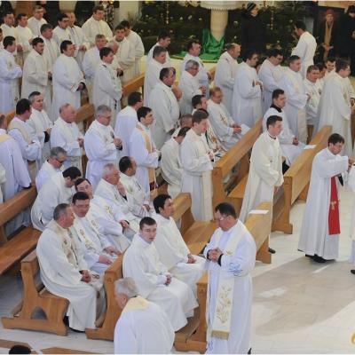 24 martie: Iaşi: Liturghia crismei