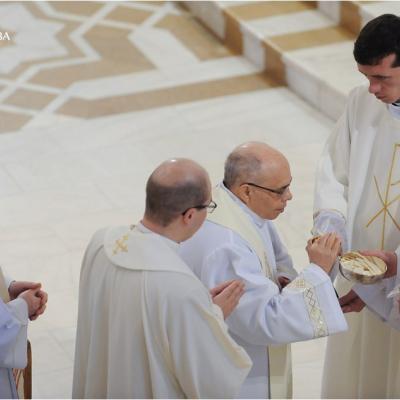 24 martie: Iaşi: Liturghia crismei