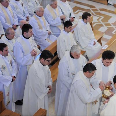 24 martie: Iaşi: Liturghia crismei