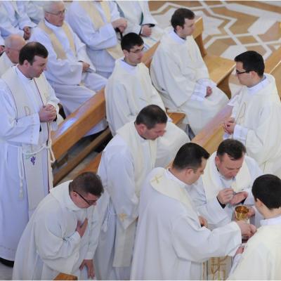 24 martie: Iaşi: Liturghia crismei