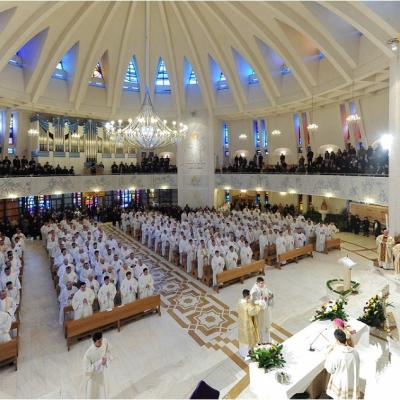 24 martie: Iaşi: Liturghia crismei
