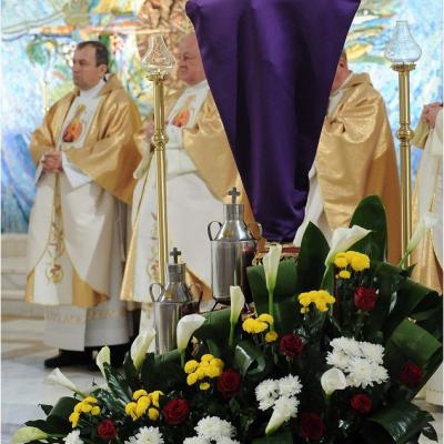 24 martie: Iaşi: Liturghia crismei