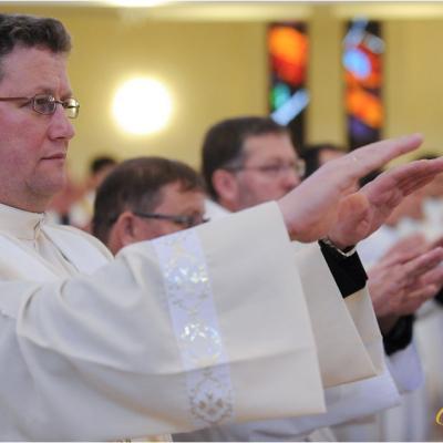 24 martie: Iaşi: Liturghia crismei