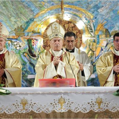 24 martie: Iaşi: Liturghia crismei