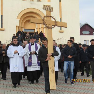 25 martie: Pustiana: Vinerea Mare, zi pentru caritate, rugăciune şi meditaţie