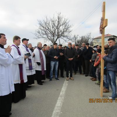 25 martie: Pustiana: Vinerea Mare, zi pentru caritate, rugăciune şi meditaţie