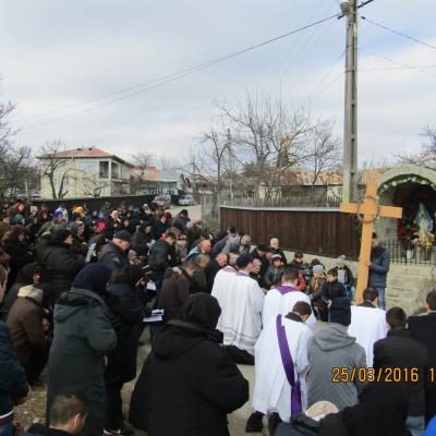 25 martie: Pustiana: Vinerea Mare, zi pentru caritate, rugăciune şi meditaţie