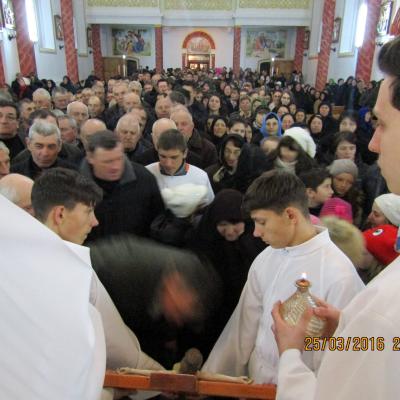 25 martie: Pustiana: Vinerea Mare, zi pentru caritate, rugăciune şi meditaţie