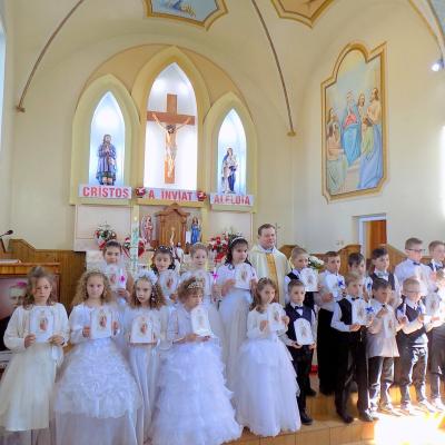 3 aprilie: Trebeş: Prima împărtăşanie