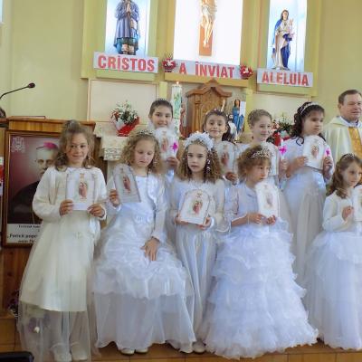 3 aprilie: Trebeş: Prima împărtăşanie