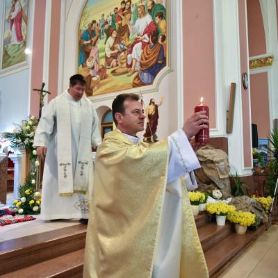 3 aprilie: Luizi-Călugăra: Prima sfântă Împărtăşanie