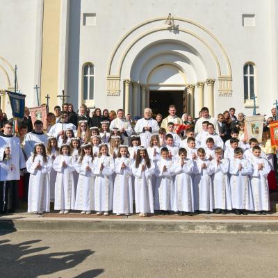 3 aprilie: Luizi-Călugăra: Prima sfântă Împărtăşanie