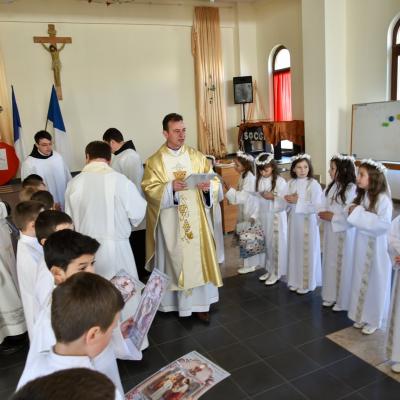 3 aprilie: Luizi-Călugăra: Prima sfântă Împărtăşanie