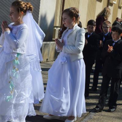 3 aprilie: Gherăeşti: Prima Sfântă Împărtăşanie