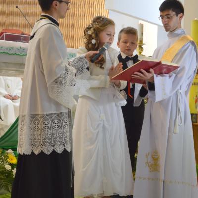 3 aprilie: Gherăeşti: Prima Sfântă Împărtăşanie