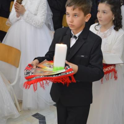 3 aprilie: Gherăeşti: Prima Sfântă Împărtăşanie