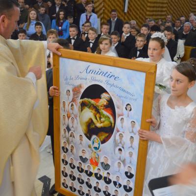 3 aprilie: Gherăeşti: Prima Sfântă Împărtăşanie