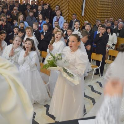 3 aprilie: Gherăeşti: Prima Sfântă Împărtăşanie