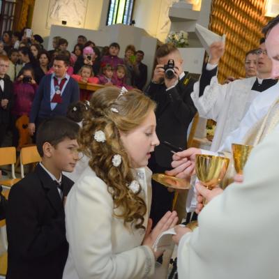 3 aprilie: Gherăeşti: Prima Sfântă Împărtăşanie